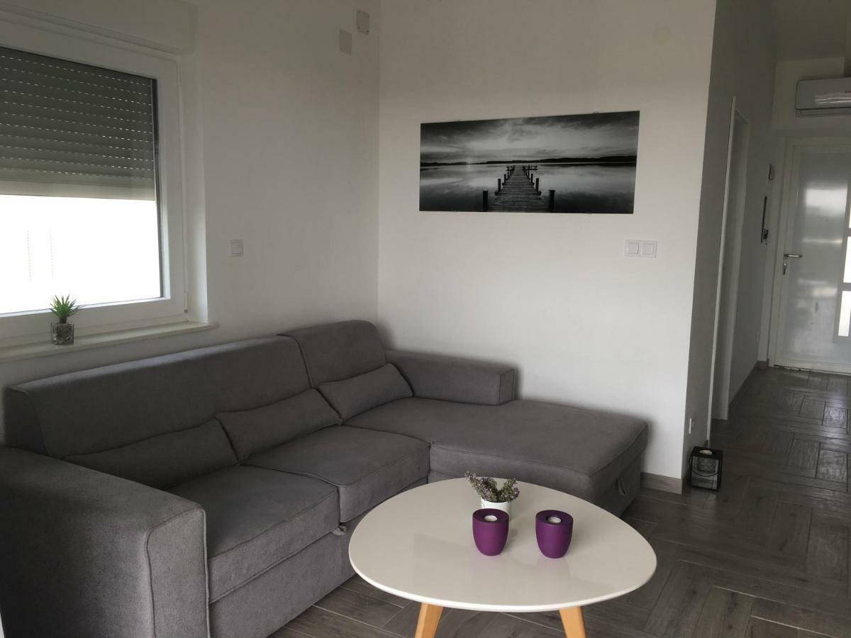 Ada Vis Apartments Extérieur photo