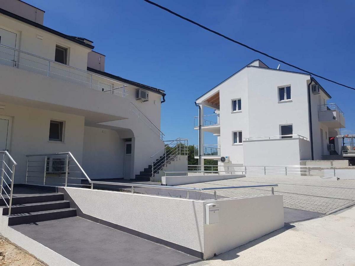 Ada Vis Apartments Extérieur photo